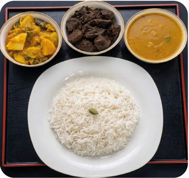 Beef kala bhuna thali with rice, mixed vegetables and dal